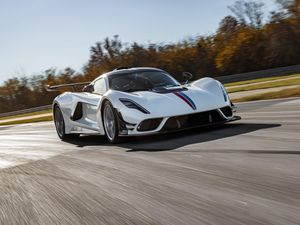Supporting image for story: Hennessey reveals track-focused Venom F5 Revolution