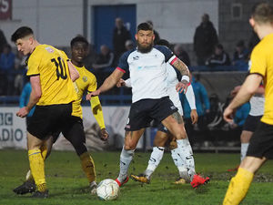 Supporting image for story: Skipper Shane Sutton signs new deal with AFC Telford United