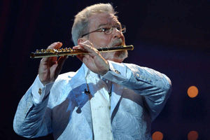 Supporting image for story: Flautist Sir James Galway to play concert in Shropshire