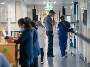 Supporting image for story: Long waits in A&E rise sharply but overall NHS waiting list continues to fall