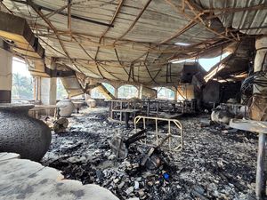 Supporting image for story: At least 25 people dead after nightclub fire in India