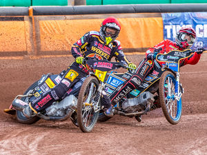 Supporting image for story: Wolverhampton Wolves edged out in thriller at Swindon