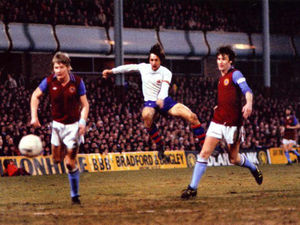 Supporting image for story: The night Johan Cruyff lit up Villa Park