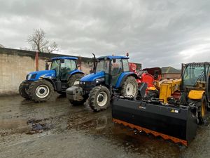Supporting image for story: More than 1000 visitors attracted to Welshpool farm machinery auction 