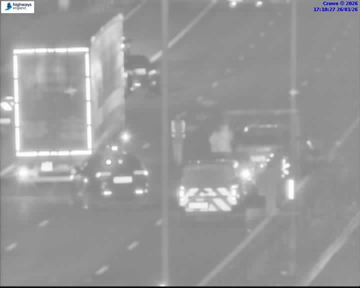 More traffic chaos on M6 after crash between lorry and cars leaves several lanes closed near Walsall