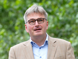 Supporting image for story: Shrewsbury MP 'broke no rules' amid claims he pleaded for lucrative Saudi job