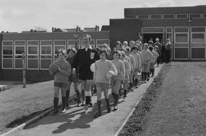 (Photo by R. Viner/Daily Express/Hulton Archive/Getty Images) | Getty Images