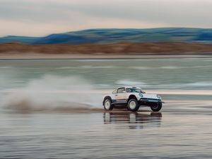 Supporting image for story: Singer’s latest Porsche 911 restoration is inspired by rallying