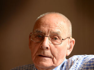 Supporting image for story: Good Samaritan puts smile on pensioner's face - WATCH