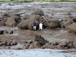 Supporting image for story: Flash floods caused by heavy rain and cold lava flow kill 37 in Indonesia