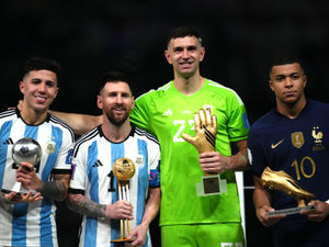 Supporting image for story: Aston Villa's Emi Martinez facing formal complaint over Kylian Mbappe 'taunting'