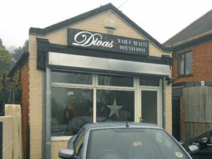 Supporting image for story: Raiders strike at two hair salons within minutes