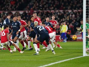 Supporting image for story: Aston Villa's Emi Martinez nominated for top Premier League award