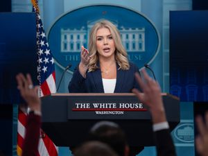 Supporting image for story: White House says it has the right to punish reporters over naming dispute