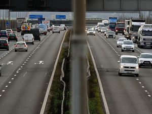 Supporting image for story: Growing divide in price between annual and monthly car insurance premiums revealed