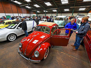 Supporting image for story: Classic car fans flock to Staffordshire event - with video