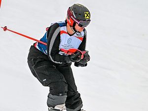 Supporting image for story: National joy for skiing trio in Italy