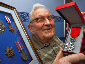 Supporting image for story: Shropshire war veteran Bill, 90, honoured for role in D-Day landings