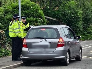 Supporting image for story: Police seize car from Wellington parent on school run after child 'seen with no seatbelt'