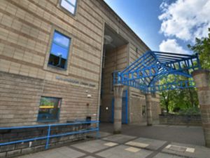 Supporting image for story: Man caught wandering Oldbury streets at 5am with hunting knife avoids jail