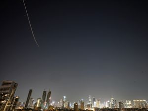 Supporting image for story: Trump raises hopes for war to wind down but no sign of reduced fighting