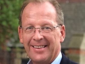 Supporting image for story: 49pc rise for airport boss angers unions