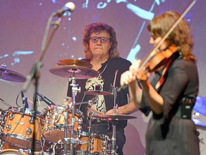 Supporting image for story: Bev Bevan and Quill thrill at Ludlow