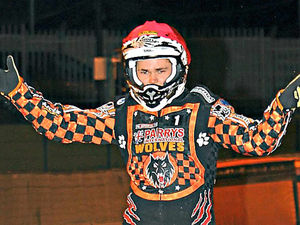 Supporting image for story: Tai Woffinden wins to move level at top of World Championship