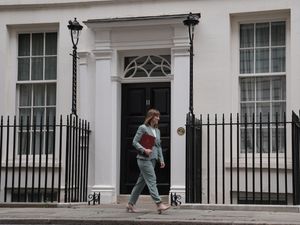 Supporting image for story: Government can hit NHS waiting times targets despite scepticism, says Reeves