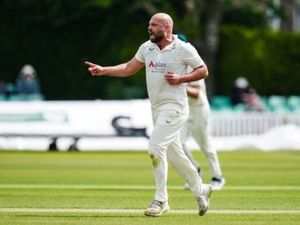 Supporting image for story: Yorkshire trying to force a result against Worcestershire 