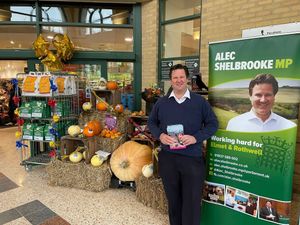 Supporting image for story: Defiant MPs hold constituency surgeries a day after death of Sir David Amess