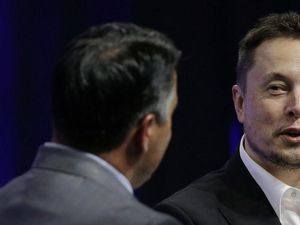 Supporting image for story: Elon Musk dismisses Mark Zuckerberg’s knowledge of artificial intelligence as ‘limited’