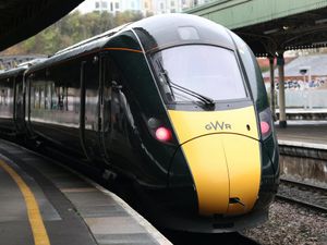 Supporting image for story: Rail and coach passengers to have cancelled Christmas bookings refunded – Shapps