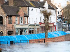 Supporting image for story: Defiant Ironbridge residents staying put despite 'danger to life' flood warning