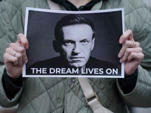 Supporting image for story: Independent labs have found Alexei Navalny was poisoned, widow says