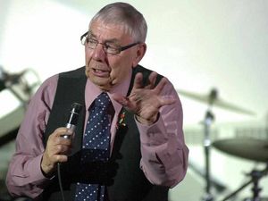 Supporting image for story: Match in honour of football-mad Black Country comedian Tommy Mundon