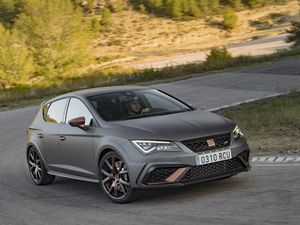 Supporting image for story: UK Drive: The Seat Leon Cupra R is a limited-edition cracker
