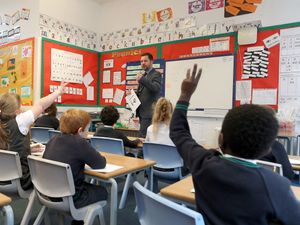 Supporting image for story: Call for longer school days as part of £13.5bn education recovery package