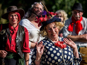 Supporting image for story: Canal history takes to the stage