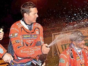 Supporting image for story: Nick Morris joins Wolverhampton Wolves