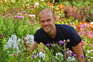 Supporting image for story: WATCH: Last chance to see top garden near Market Drayton