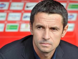 Supporting image for story: Aston Villa's Remi Garde: No space for weak players