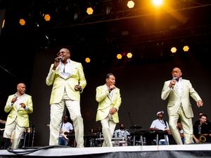 Supporting image for story: Singer claims hospital thought he was mentally ill and not member of Four Tops