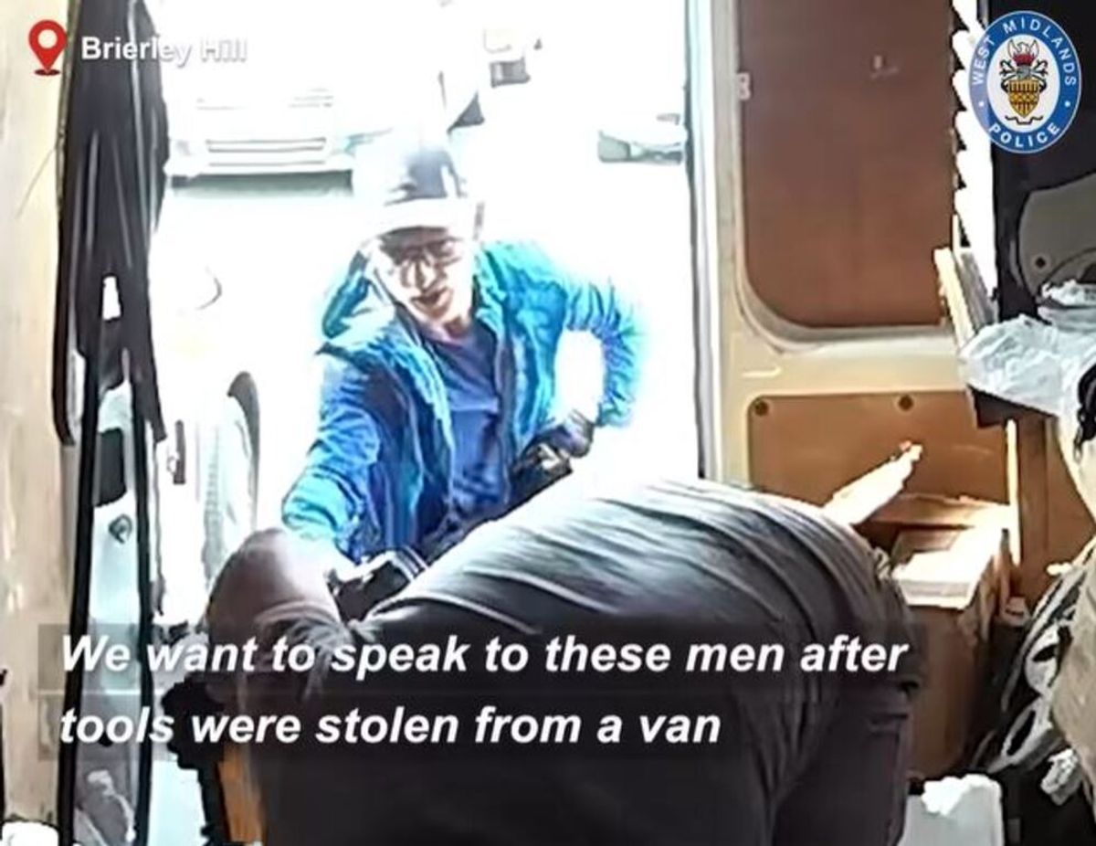 WATCH: Moment brazen thieves steal tools from van outside Brierley Hill Argos