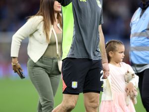 Supporting image for story: Aston Villa explain Emi Martinez situation after tears fuel exit talk