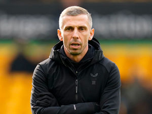Supporting image for story: Wolves boss Gary O'Neil addresses Manchester United rumours