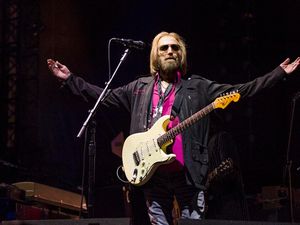 Supporting image for story: Sir Paul McCartney sends warm wishes to the family of late rock star Tom Petty