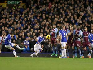 Supporting image for story: Everton 2 Aston Villa 1 - Vote for your Star of the match