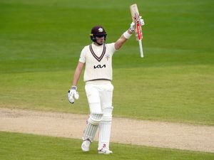 Supporting image for story: Jamie Smith puts Surrey in strong position before late Warwickshire rally