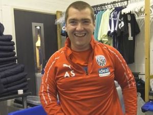 Supporting image for story: Video: West Brom surprise autistic teenage goalkeeper with first-team training session